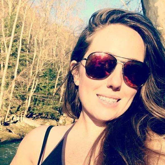 Meet your Posher, Emily - Picture 1 of 1